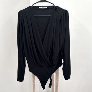 Black M blouse low cut